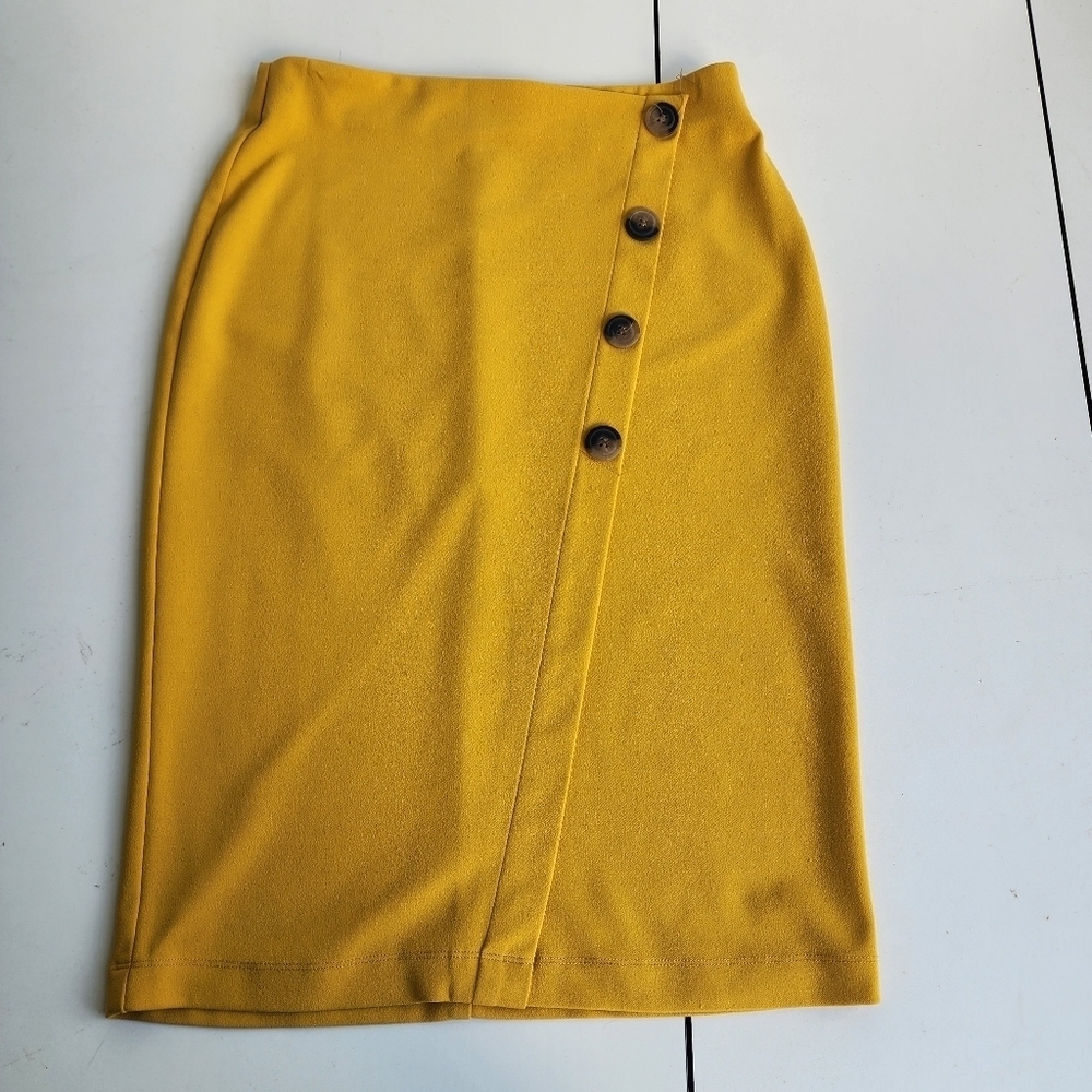 Soho Apparel Mustard Yellow Straight Stretch W/faux Button Accts Skirt Sz S